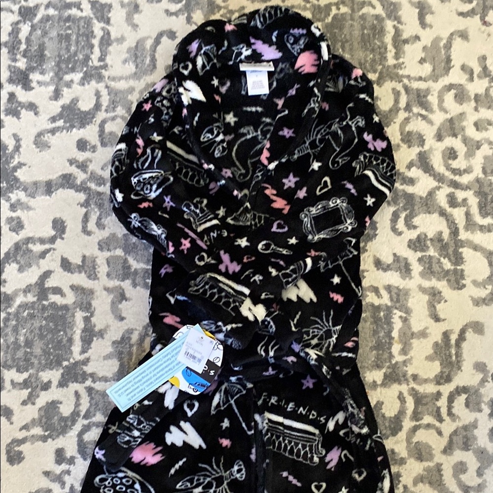 Girls FRIENDS Black and Pink Patterned Robe